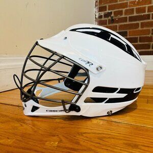 Cascade CPV-R Adjustable Lacrosse Helmet. Size .M / L